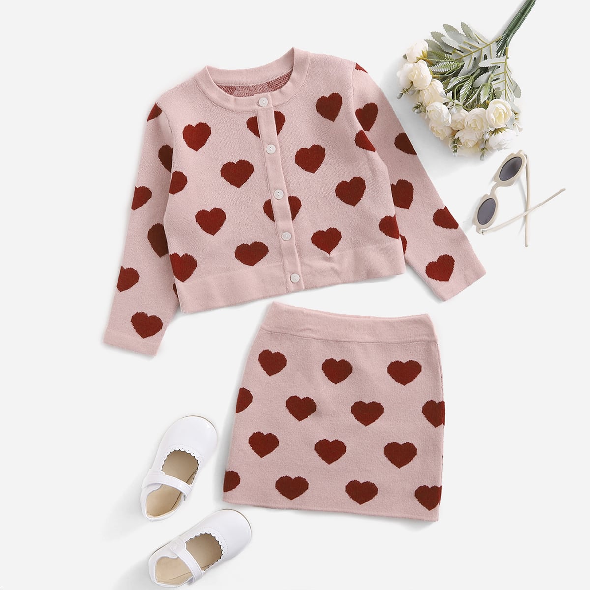   SheIn Кардиган на пуговицах с узором сердца и прямая юбка для девочек