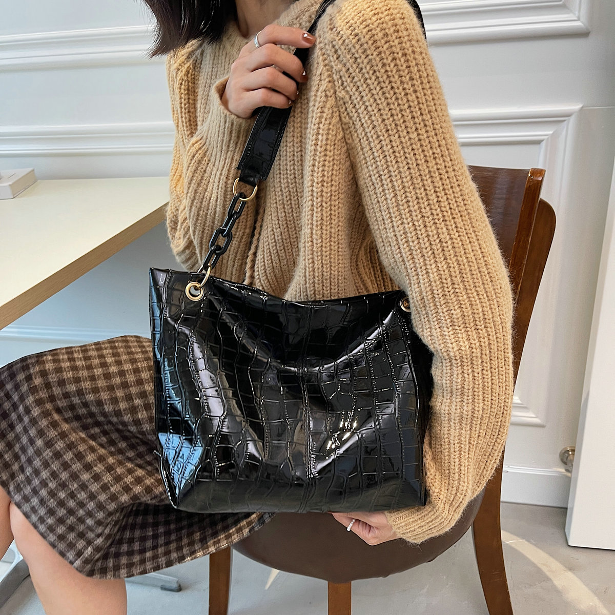  SheIn Сумка на плечо с крокодиловым тиснением большей емкости