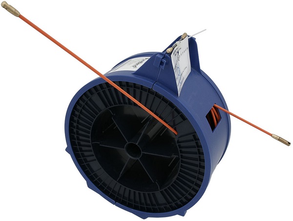 Для прокладки кабеля Устройство Cabeus Pull-C-30m для протяжки кабеля мини УЗК в пластмассовой коробке, 30м (диаметр прутка с оболочкой 3,5 мм)