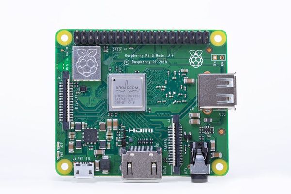 Микрокомпьютер Raspberry Pi 3 Model A+ Broadcom BCM2835 ARM Cortex-A53 @ 1.4GHz, 512МБ RAM, Wi-Fi, Bluetooth