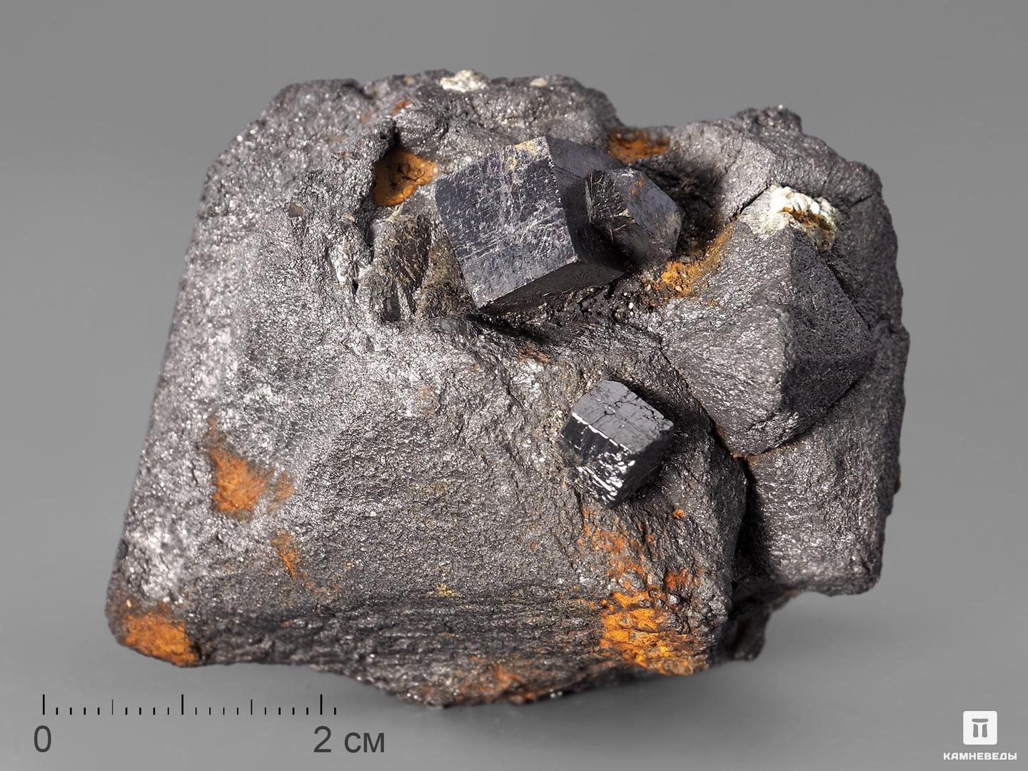 Образцы минералов Перовскит на магнетите (монтаж), 6х4,8х4 см