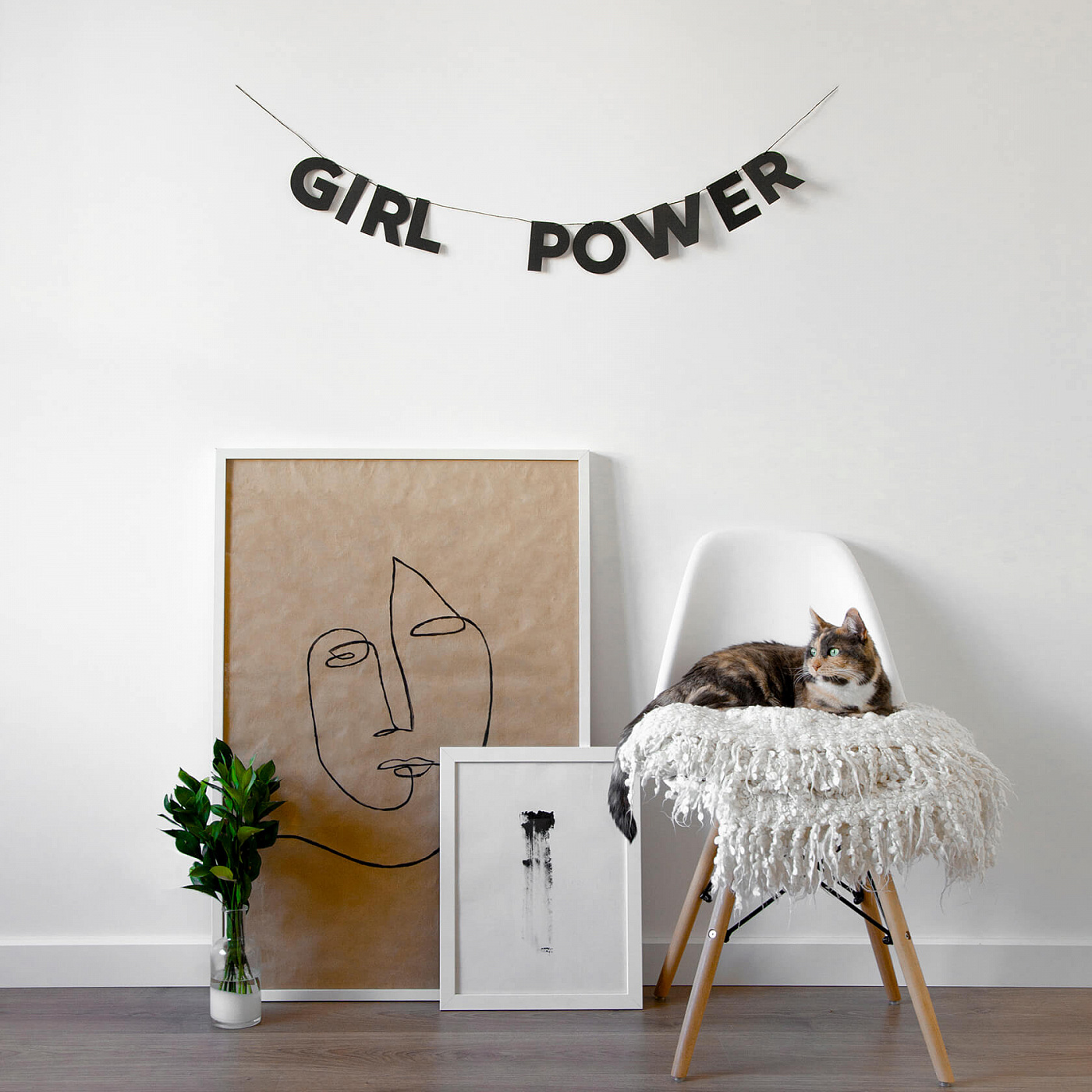 Гирлянда GIRL POWER