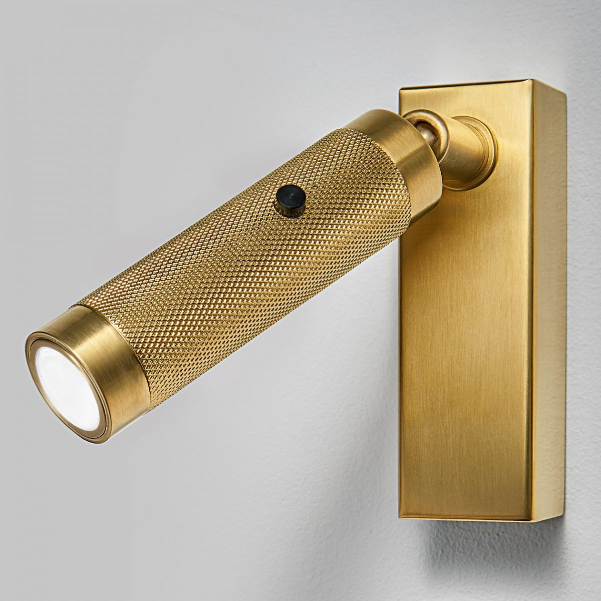 Бра Chelsom WALL LED KNURL BRASS