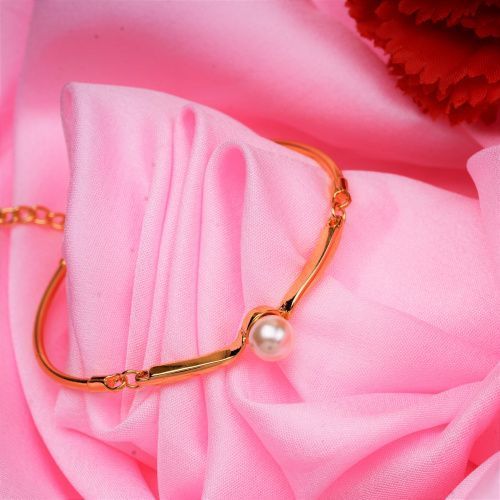 Бижутерия Estele  MyIndia Gold Plated Single Pearl Studded Bracelet