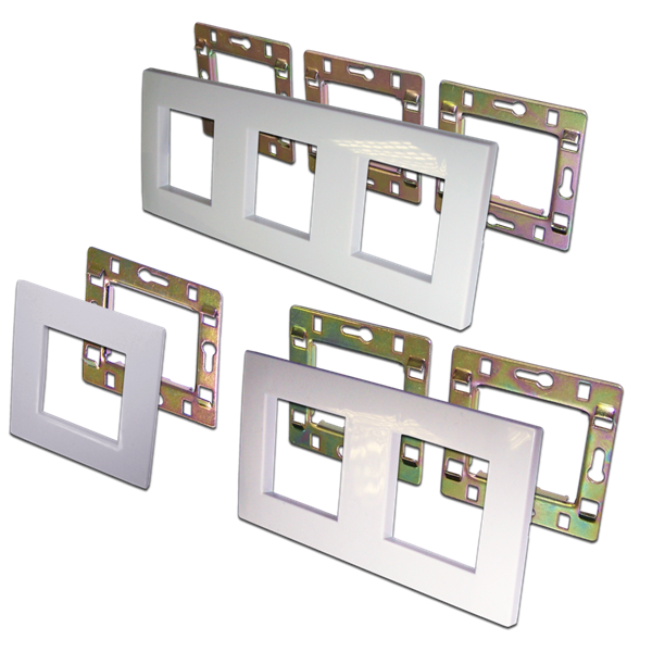 Вставки/каркасы/панели  Неватека Рамка Lanmaster LAN-FRS45X45/3-WH 45x45 3x45x45 белый (упак.:1шт)