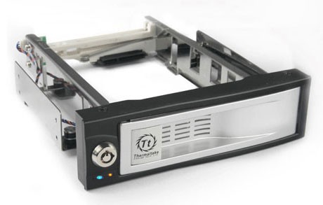 Mobile Rack Сменный бокс для HDD Thermaltake Max4 N0023SN SATA II пластик/сталь серебристый hotswap 3.5"