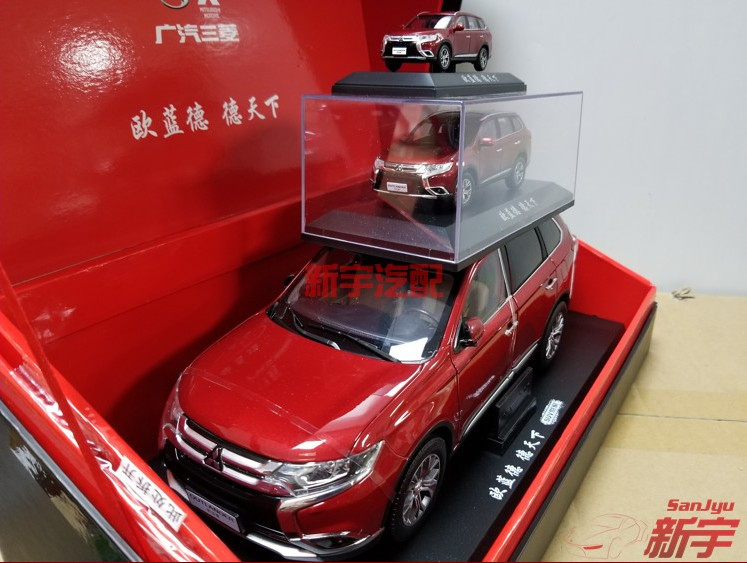 Модель Outlander в масштабе 1:18 Mitsubishi