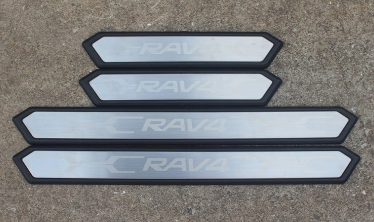 Накладки на дверные пороги (полированные) для Toyota RAV4 (Тойота РАВ4) 2019 -