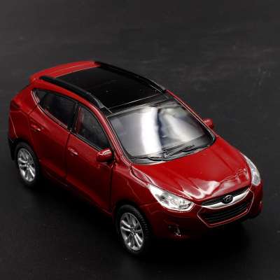 Модель автомобиля в масштабе 1:18  Hyundai IX35