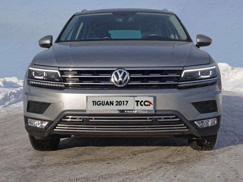 Решетка радиатора 16мм (верхняя,пакет Offroad) VWTIGOFR17-44 для Volkswagen Tiguan 2017-