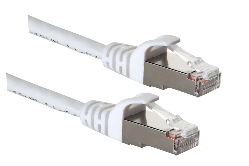 Патч-корд SSTP кат.6a, 5 м, RJ45-RJ45, белый, CU, LSZH, экранированный, Eurolan Slim Line (21S-SA-05WT)