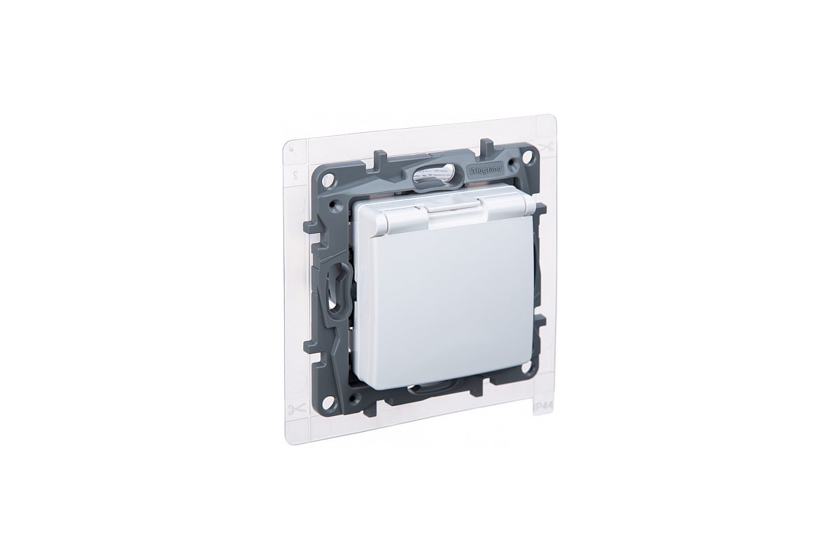 Розетка Legrand Etika, скрытый монтаж, однопостовая, с з/к, со шторками, с крышкой, 16А, в сборе, IP44, белый, 1 шт. (672226)