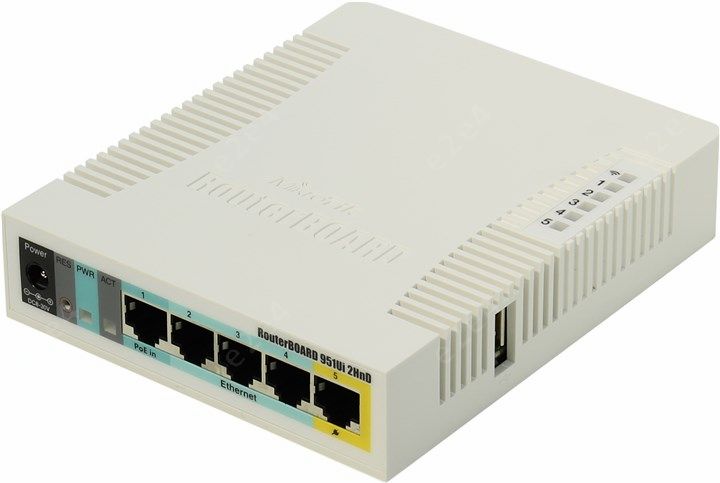 Wi-Fi роутер MikroTik RouterBOARD 951Ui 2HnD, 802.11n, 2.4 ГГц, до 300 Мбит/с, LAN 5x100 Мбит/с, внутренних антенн: 3 x2.5dBi, 1шт.xUSB 2.0 (RB951Ui-2HnD)