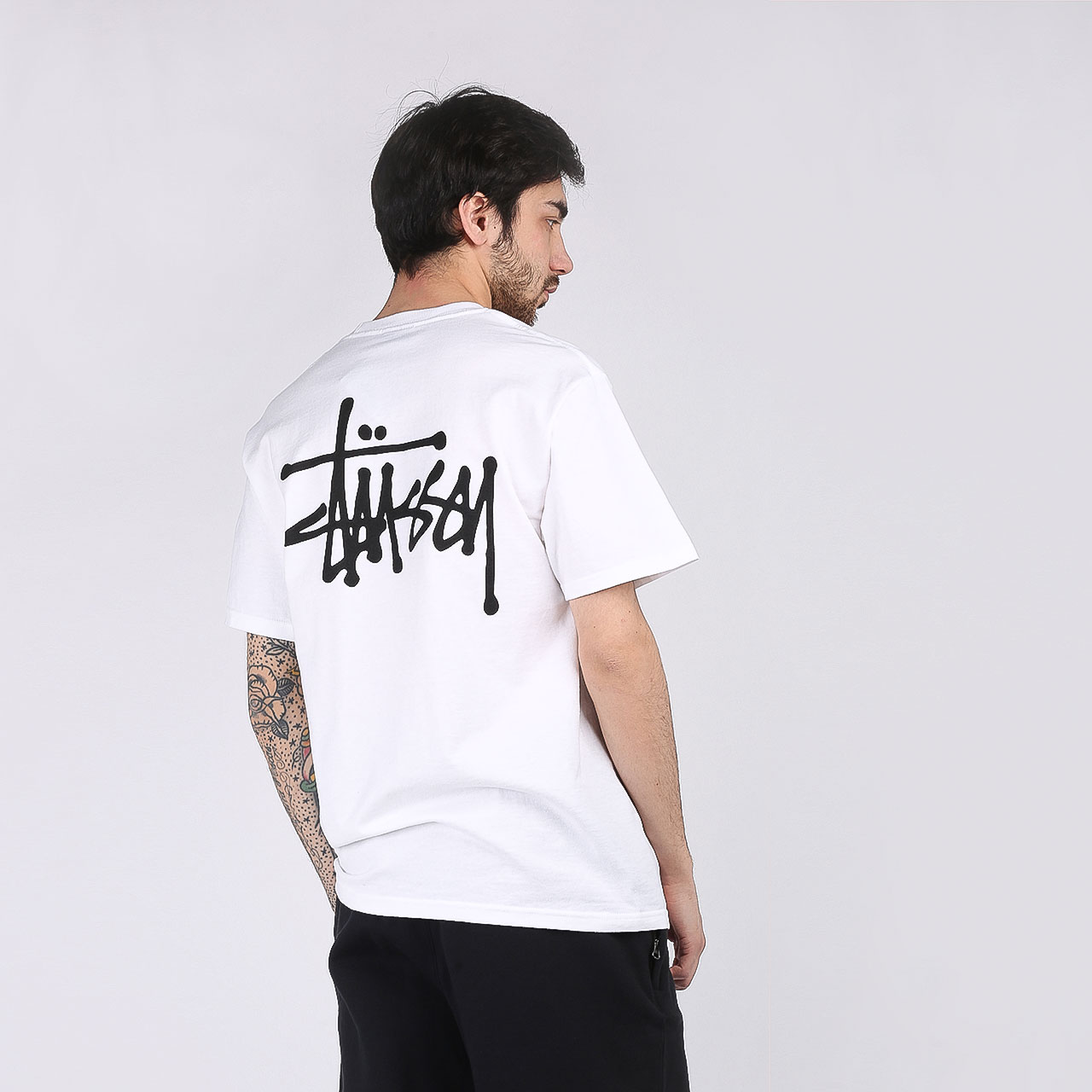 Футболка стусси. Футболка Stussy Basic. Stussy ти Basic Tee. Белая футболка Стусси. Футболка Stussy мужская белая.