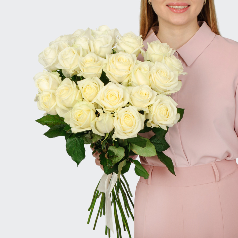 Букет 25 роз Аваланш 60/70 см