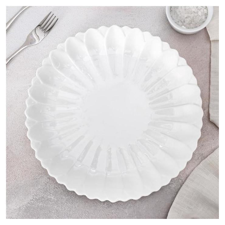 Тарелка обеденная «Цветок», 25×2 см, цвет белый