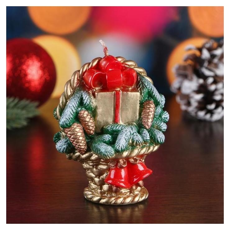 Свеча декоративная Рождественский подарок 8×10,5×10,5 см