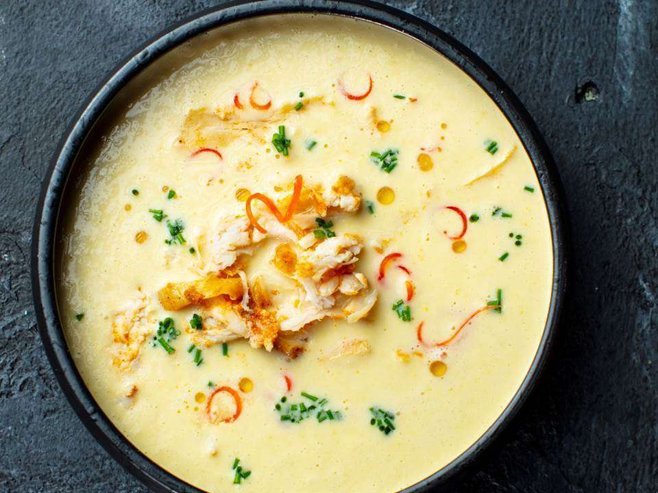 2017 году приготовили сырный суп. Сырный суп Тануки. Сырный суп жидкий. Французский крем суп. Сырный крем суп.