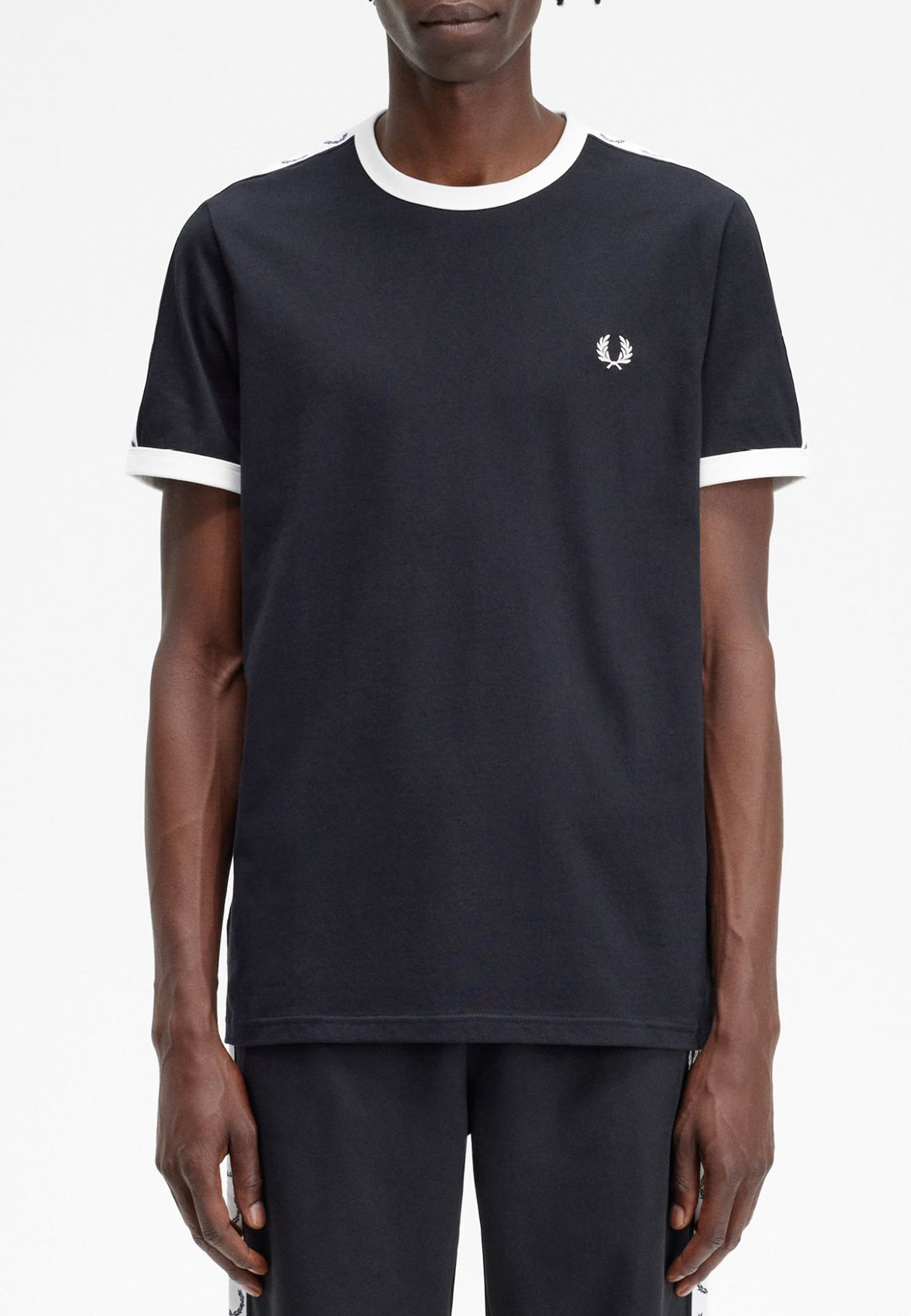 Футболка FRED PERRY