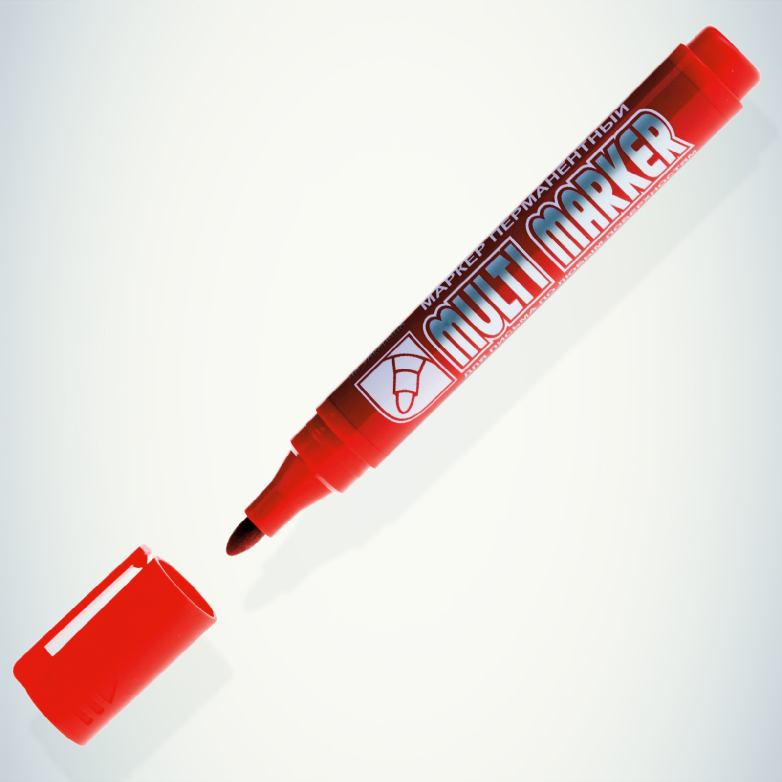 Маркер перманентный Crown Multi marker, красный, 3мм, CPM-800