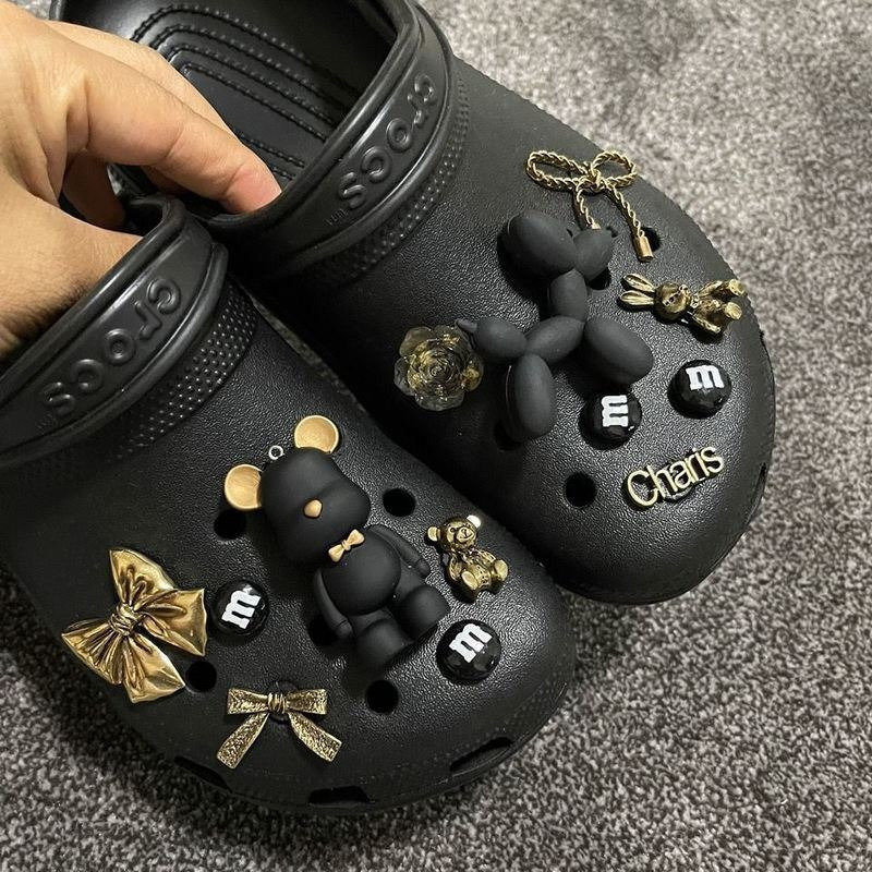   DHgate Cartoon Metal Croc Charms Designer DIY 3D Anime Accessories Shoes Decaration for Jeans Badges Clogs Gifts Wholesale 220527