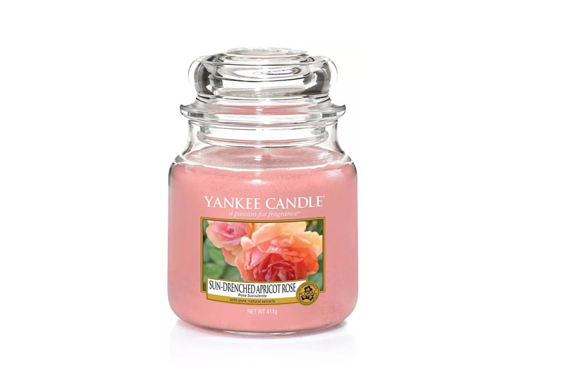 Свеча Yankee Candle средняя в банке Солнечная абрикосовая роза 411 г.